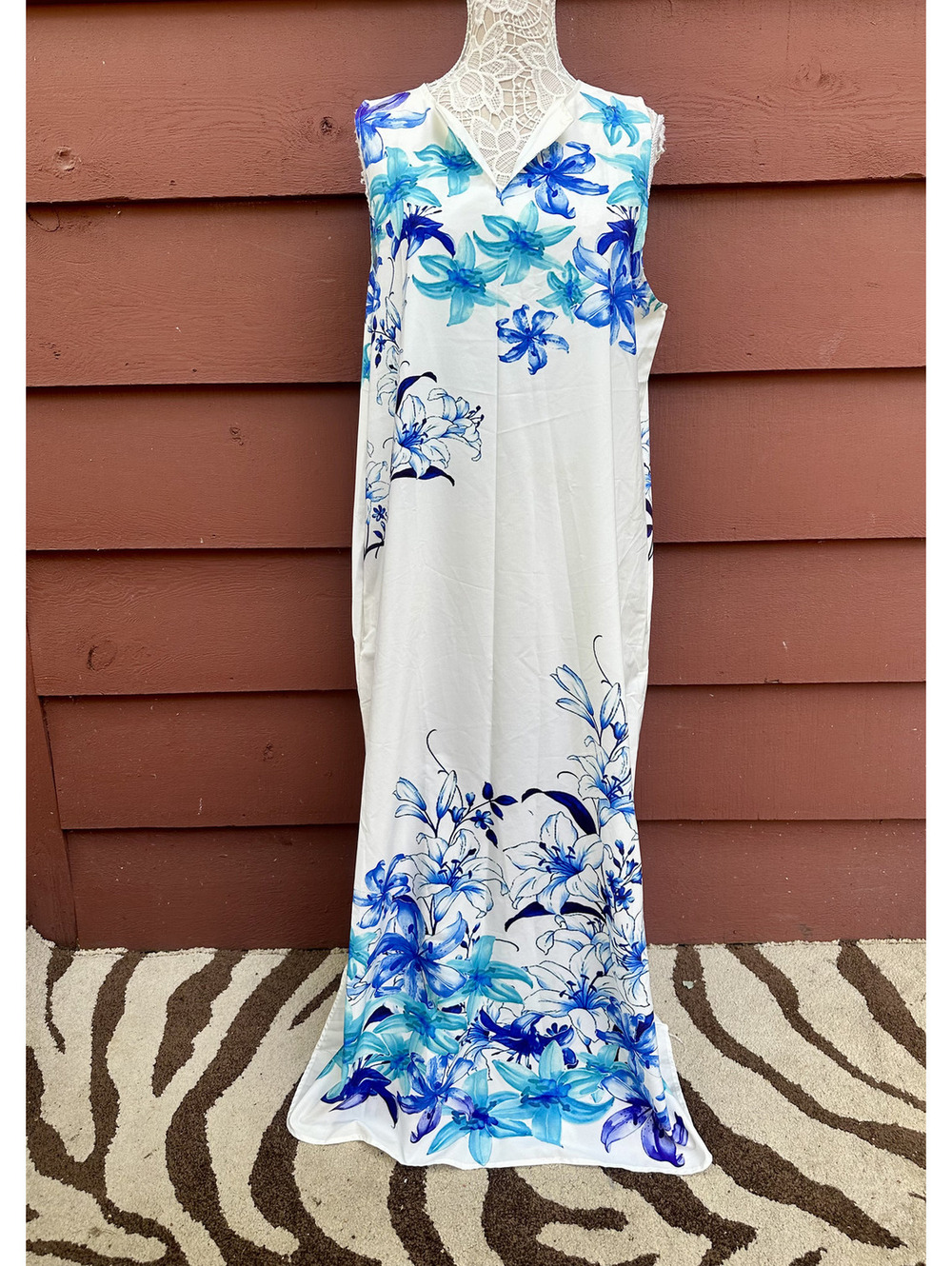 White Sleeveless Maxi Dress with Blue Floral Print Bohemian Retro